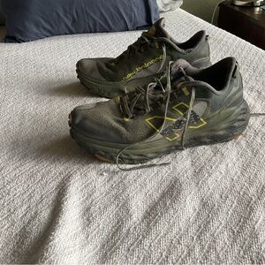 New Balance Men's Green and Yellow Running Shoes